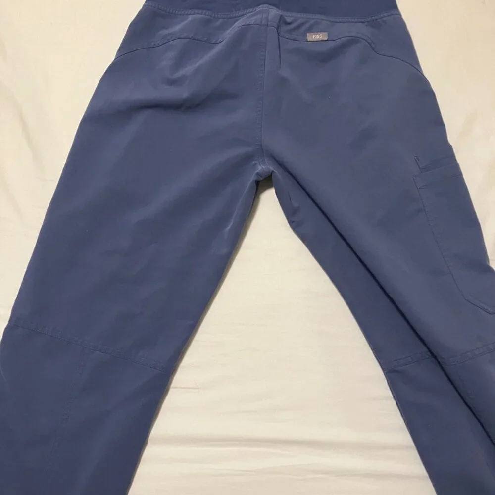 FIGS Scrubs Women’s Pants Big Sky Kade Cargo - Picture 2 of 3